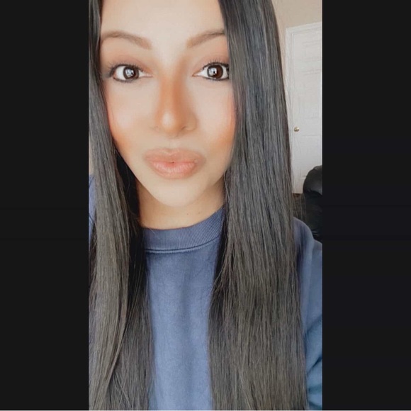 Galentine’s $5 Share Show Train💕 - Picture 2 of 7